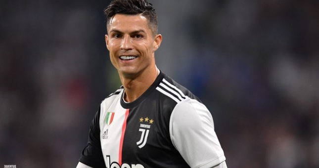 Mừng vô địch Serie A, Ronaldo sắm ngay siêu xe hàng cực hiếm